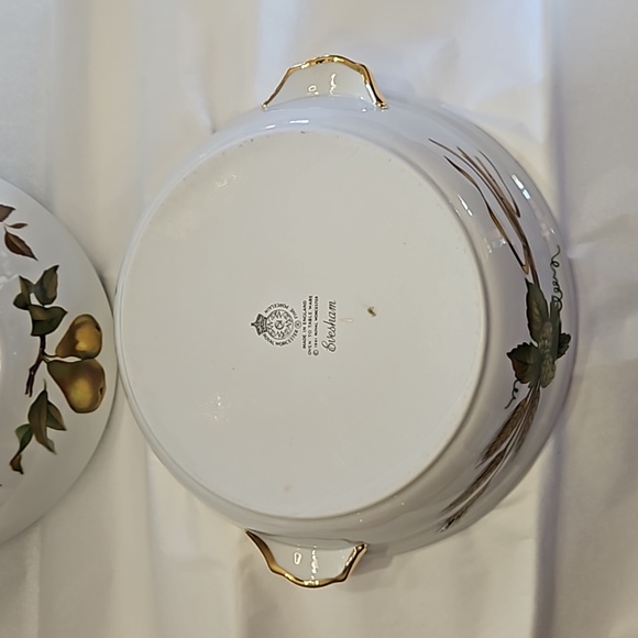 Evesham Gold Covered Casserole. - Picture 6 of 9